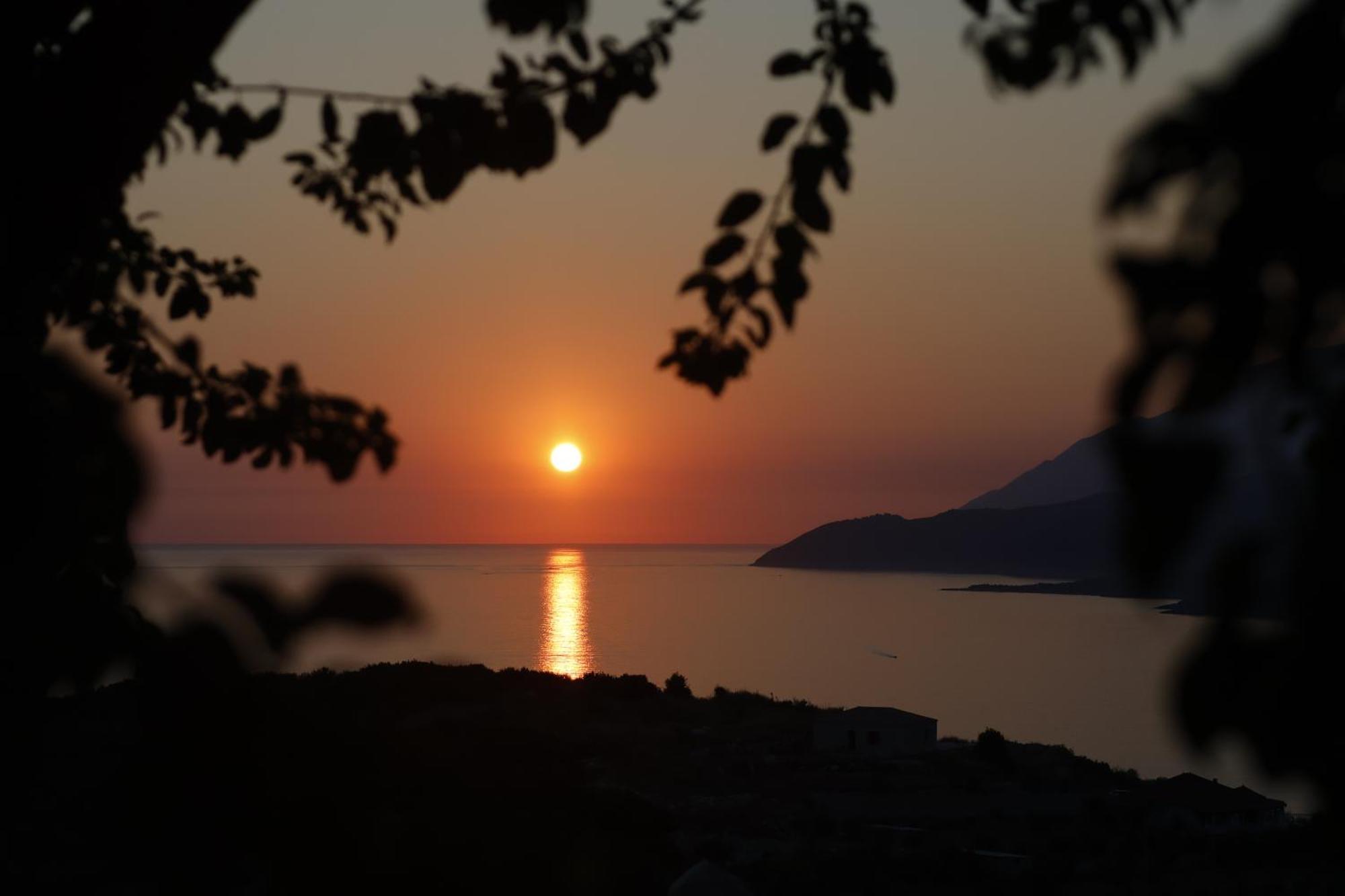 Sunset Serenity ฮีมาเรอ ภายนอก รูปภาพ