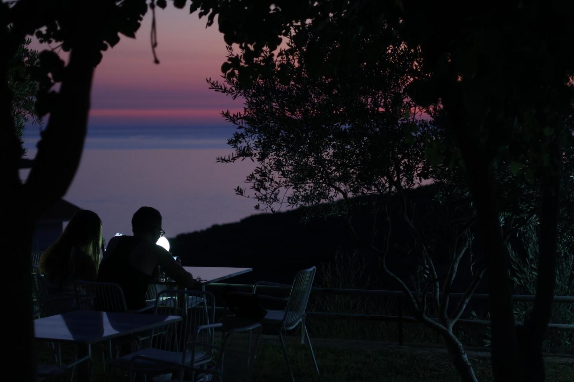 Sunset Serenity ฮีมาเรอ ภายนอก รูปภาพ